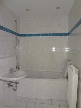 Bad - 2 Zimmer Etagenwohnung zur Miete in Gera