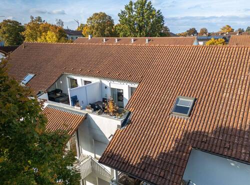 Ihre Dachterrasse - Ganz oben zu Hause: Lichtdurchflutete 4,5-Zimmer-Wohnung mit Ausblick ins Grüne