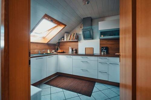 Küche mit Einbauküche - 