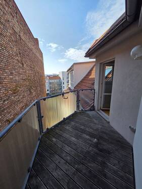 Balkon - Etagenwohnung mit 128,00 m&sup2; in Erfurt zur Miete