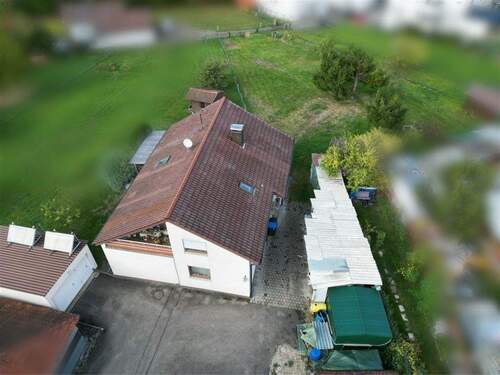 Hof - 8 Zimmer Einfamilienhaus in Dettingen an der Erms