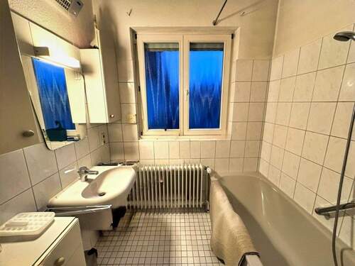 Tageslichtbad Whg. 1. OG - 