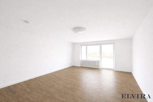 Wohnzimmer - Elvira - Trudering - Großzügig geschnittene 2 Zimmerwohnung