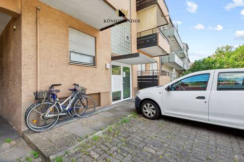 Hauseingang - Etagenwohnung mit 48,00 m² in Stuttgart zum Kaufen