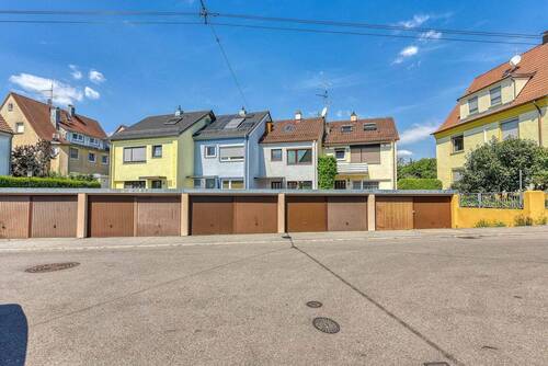 Bild 2 - 4 Zimmer Reihenmittelhaus zum Kaufen in Stuttgart