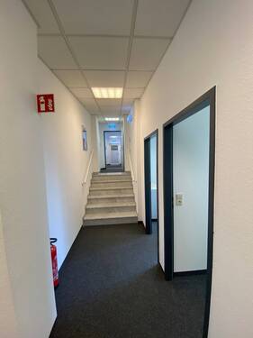 Flur 2.jpg - Büro in Göttingen