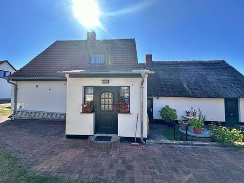 Hofansicht vom Haus - 7 Zimmer Einfamilienhaus zum Kaufen in Ückeritz