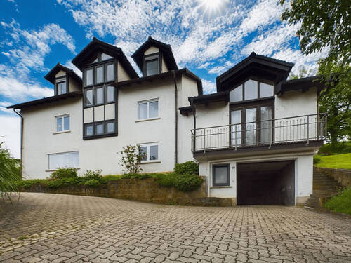 Außenansicht - 7 Zimmer Einfamilienhaus zum Kaufen in Rentweinsdorf