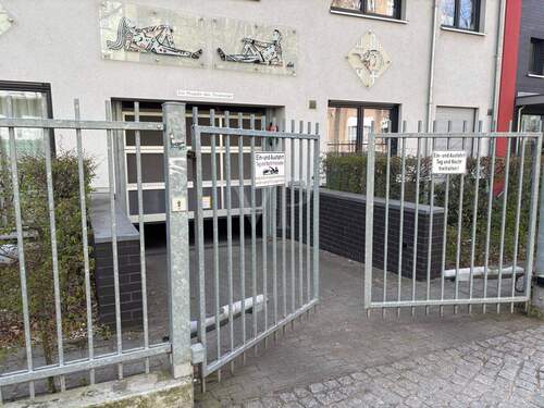 Tiefgarageneinfahrt - 