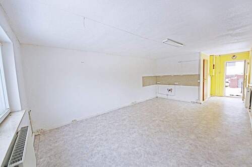 großer Raum im Nebengelass - 