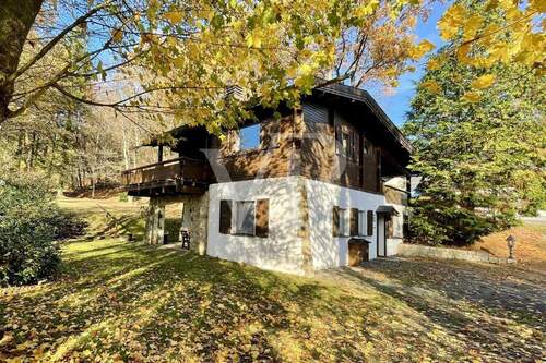 Titelbild ohne Brandingchen - Blockhaus am Waldrand auf sehr großem Grundstück mit Teich und Bachlauf