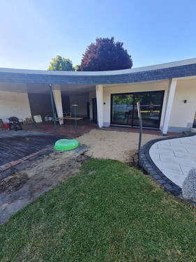 Freisitz mit Pool - 