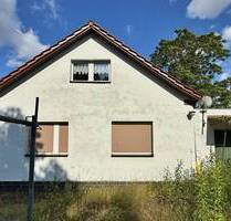Kleines Einfamilienhaus mit Garage auf schönem Grundstück in Panketal bei Berlin