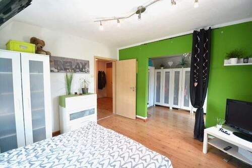 Schlafzimmer mit Ankleide - 