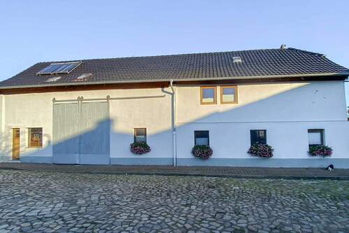 Außenansicht - Charmantes Einfamilienhaus mit historischem Flair und modernem Wohnkomfort in Günthersdorf