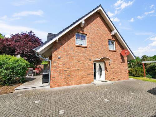 031 Haus Ost.jpg - Einfamilienhaus mit 178,00 m² in Sassenburg zum Kaufen