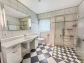 Modernisiertes Duschbad - 