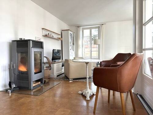 ...mit Kaminofen - 9 Zimmer Einfamilienhaus in Eschenlohe