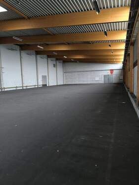 Halle links - Vielseitig nutzbare und zum Teil beheizbare Lagerhalle in Geesthacht