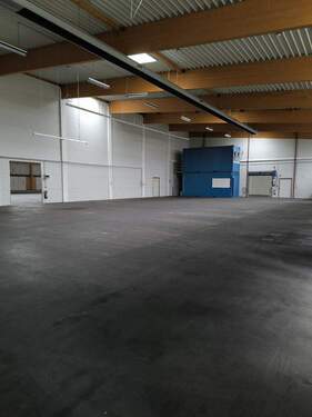 Halle rechts - Halle in Geesthacht zur Miete