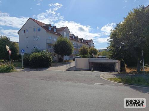 Außenansicht TG Zufahrt - 1 Zimmer Etagenwohnung in Naunhof