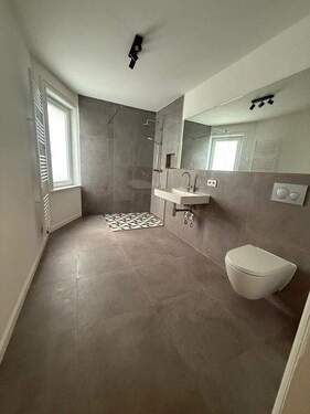 3b42e25a-185e-4b44-b221-1730a0c98276.jpg - 