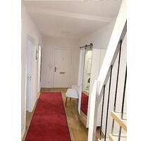 Top möblierte 4-Zimmer-Maisonettewohnung mit Nutzfläche im 2 OG. und 3. OG. mit Süd-Balkon ab sofort frei - Hamburg Eilbek