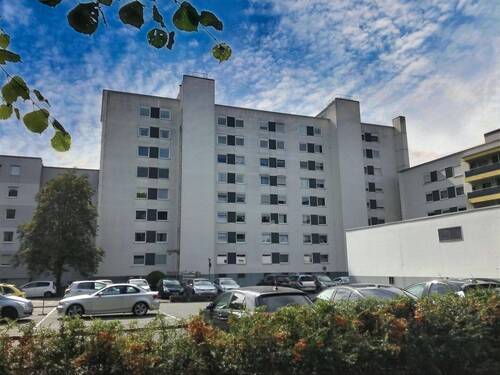 Ansicht Gesamthaus - Wohnung - links Hochparterre - 3 Zimmer Etagenwohnung zum Kaufen in Bayreuth