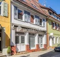 Projekt mit Potenzial: Wohn- und Geschäftshaus mit Ladenfläche & vorbereitetem DG-Ausbau - Oberndorf
