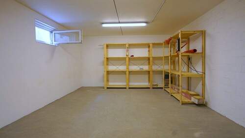 Im Keller finden Sie 3 große Räume,... - 