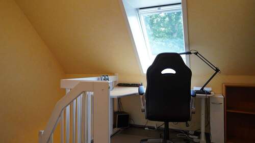 Platz für Homeoffice auf der Galerie - 