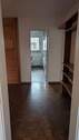 Flur mit Blick zur Küche - 