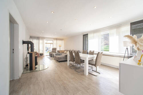 Überblick Wohnbereich - 9 Zimmer Mehrfamilienhaus, Wohnhaus zum Kaufen in Saarbrücken / Brebach-Fechingen