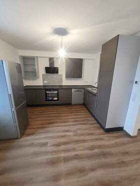 .. große Einbauküche ! - 2 Zimmer Etagenwohnung zur Miete in Kolitzheim