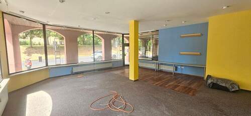 20250715_130545.jpg - Gewerbeobjekt (Büro, Produktion, Verkauf) zur Miete in Sulzbach-Rosenberg