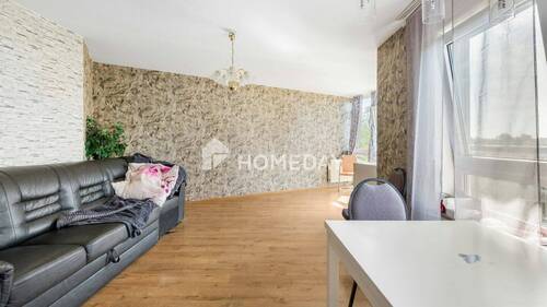 Wohnzimmer 1 - Helle 2-Zimmer-Wohnung mit Aufzug und Tiefgarage in Ludwigshafen