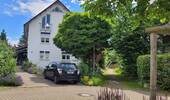 Aussenansicht Familienhaus - Freistehendes Familienhaus in ruhiger Sackgasse - 223 m², Dachstudio&separater Bürobereich