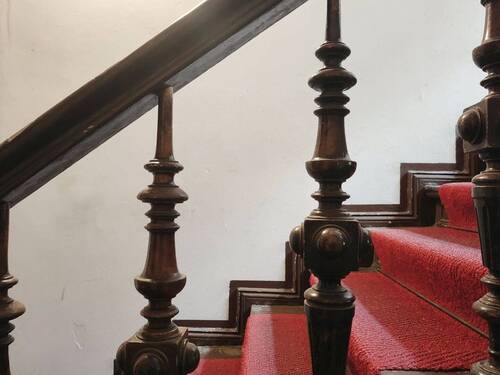 Details Treppenhaus - 2 Zimmer Etagenwohnung zum Kaufen in Berlin