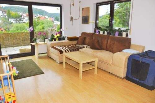 Wohnzimmer - 2,5 Zimmer Wohnung mit großem Balkon und Fernblick