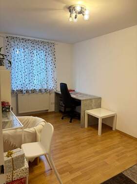 .. geräumige Schlafzimmer ! - Etagenwohnung mit 73,00 m&sup2; in Kitzingen zur Miete