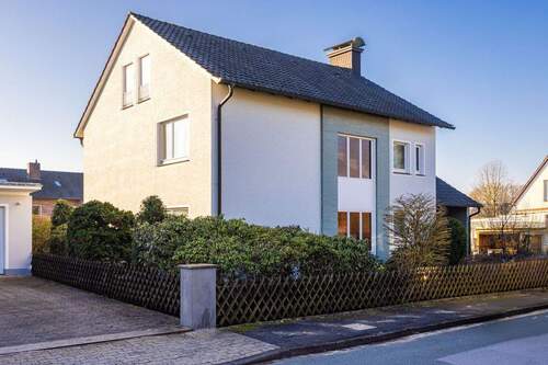 Seitenansicht - 6 Zimmer Einfamilienhaus zur Miete in Halle - Künsebeck