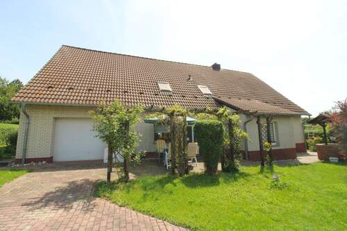 IMG_5112.JPG - Einfamilienhaus plus Einliegerwohnung gesucht? Hier auf idyllisch angelegtem Grundstück in schöner Ortsrandlage möglich