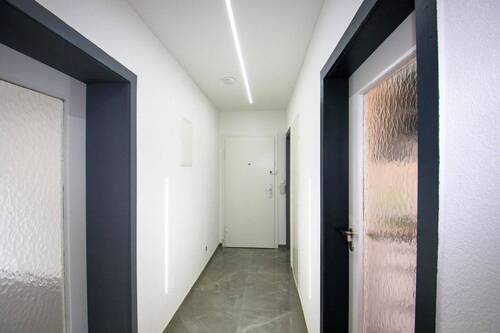 Diele - 2 Zimmer Etagenwohnung zum Kaufen in Mannheim
