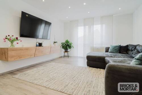 Wohnzimmer Aussicht zur Terrasse_HeA-1002 - 3 Zimmer Etagenwohnung zum Kaufen in Nittendorf