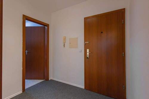 Flur / Wohnungstür - 