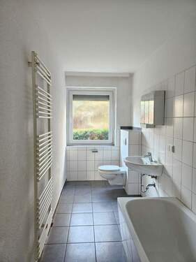 Bad - 4 Zimmer Etagenwohnung in Hildesheim