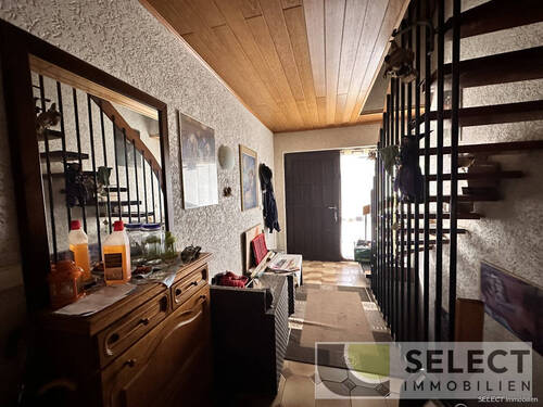 Eingangsdiele - Mehrfamilienhaus, Wohnhaus mit 260,00 m² in Freisen / Asweiler zum Kaufen