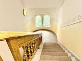 Charmantes Treppenhaus_ - 