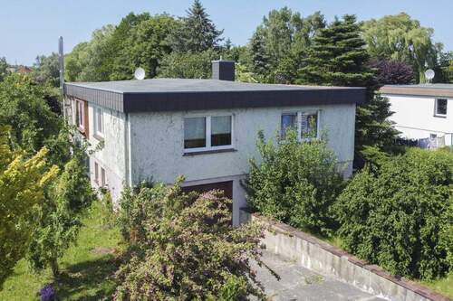 Front Links - 6 Zimmer Einfamilienhaus zum Kaufen in Velgast