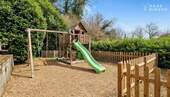 Privater Spielplatz im Garten - 